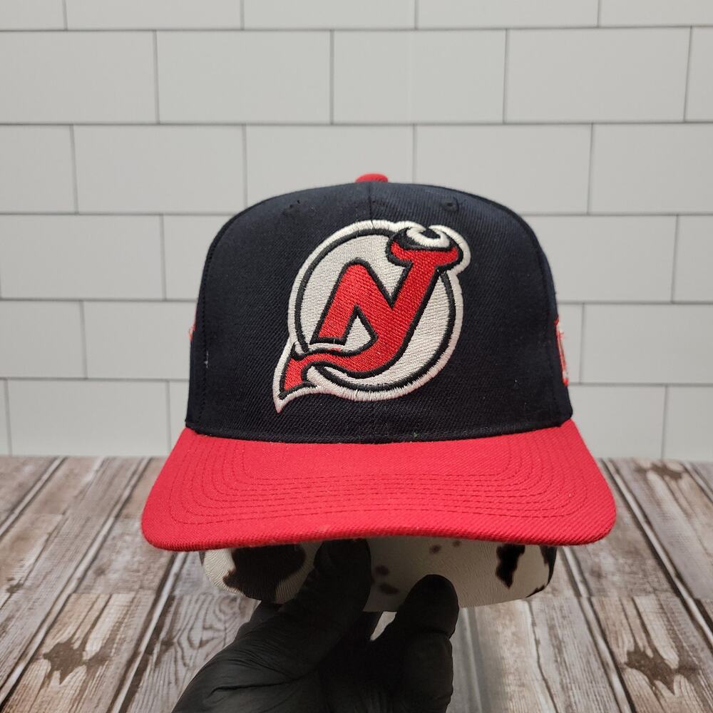 Sports Specialties New Jersey Devils Vintage Side Wave Adjustable Snapback Hat